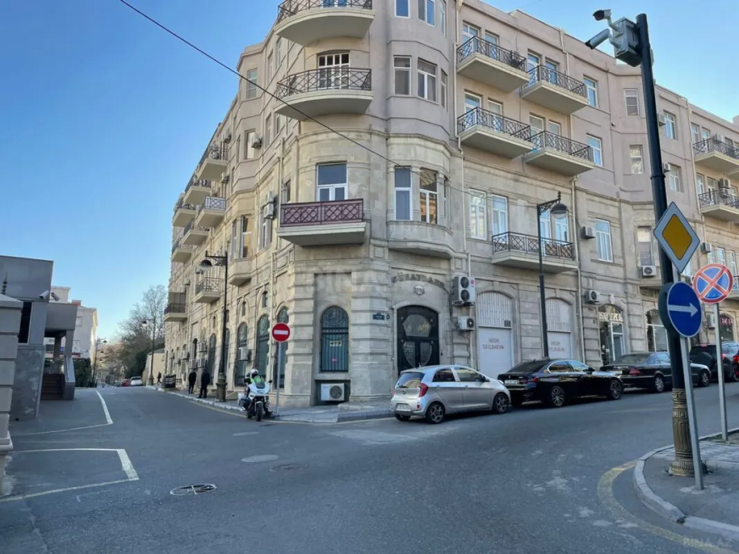 Satılır 2 otaqlı mənzil 70.5 m²