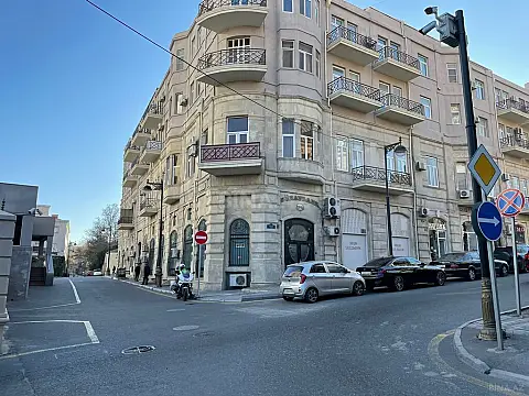 Satılır 2 otaqlı mənzil 70.5 m²