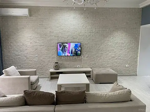 Satılır 2 otaqlı mənzil 70.5 m²