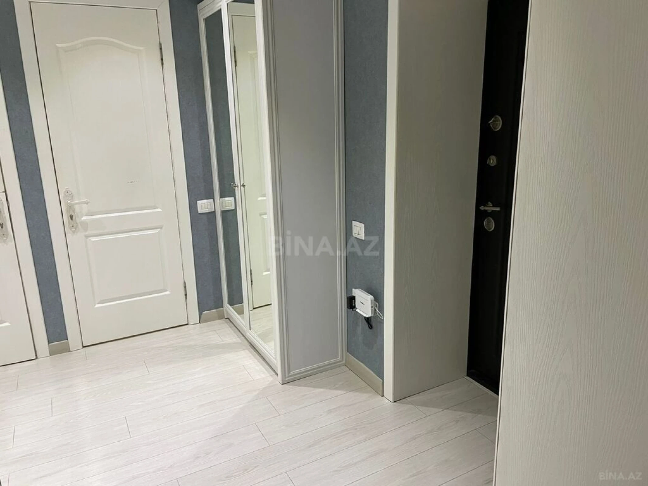 Satılır 2 otaqlı mənzil 70.5 m²