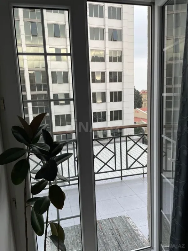 Satılır 2 otaqlı mənzil 70.5 m²