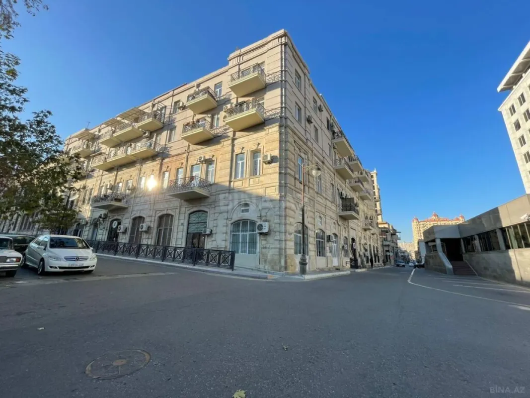 Satılır 2 otaqlı mənzil 70.5 m²