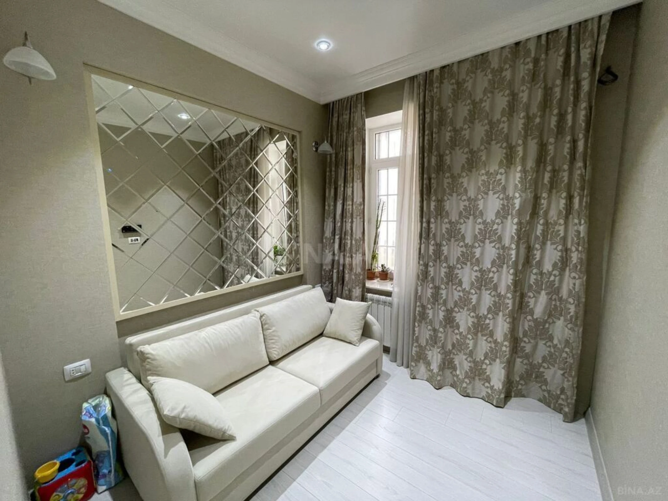Satılır 2 otaqlı mənzil 70.5 m²