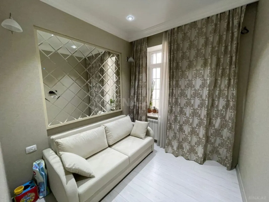 Satılır 2 otaqlı mənzil 70.5 m²
