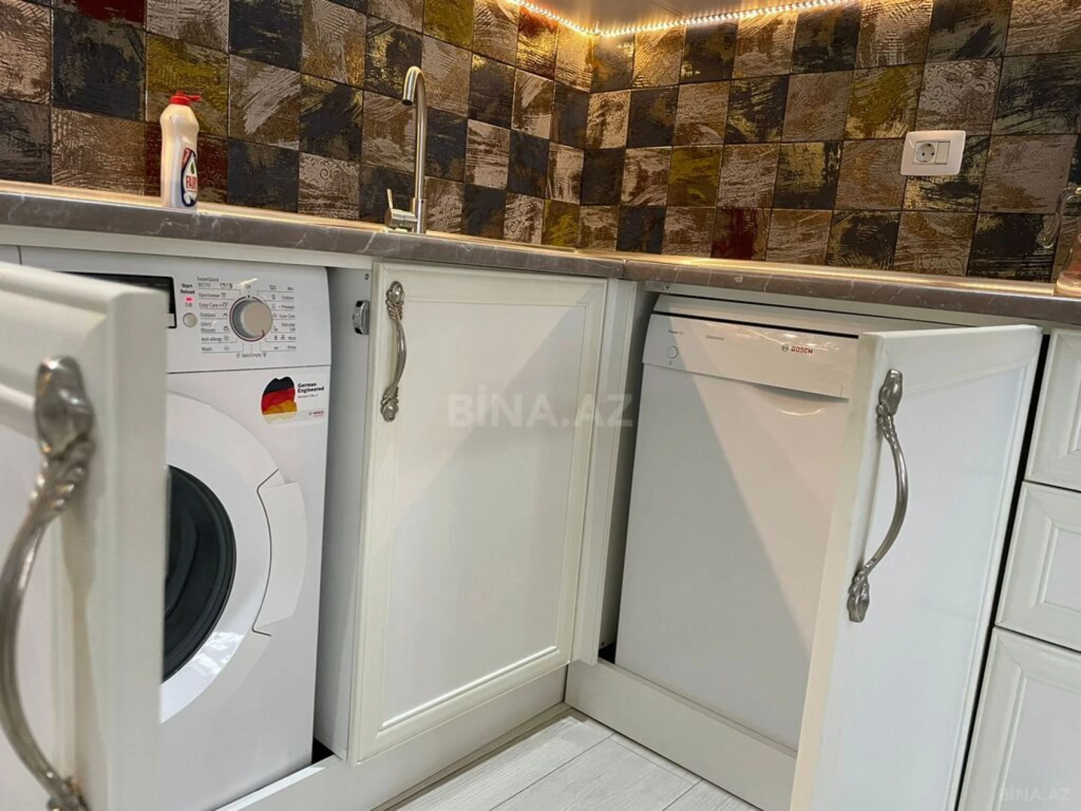 Satılır 2 otaqlı mənzil 70.5 m²