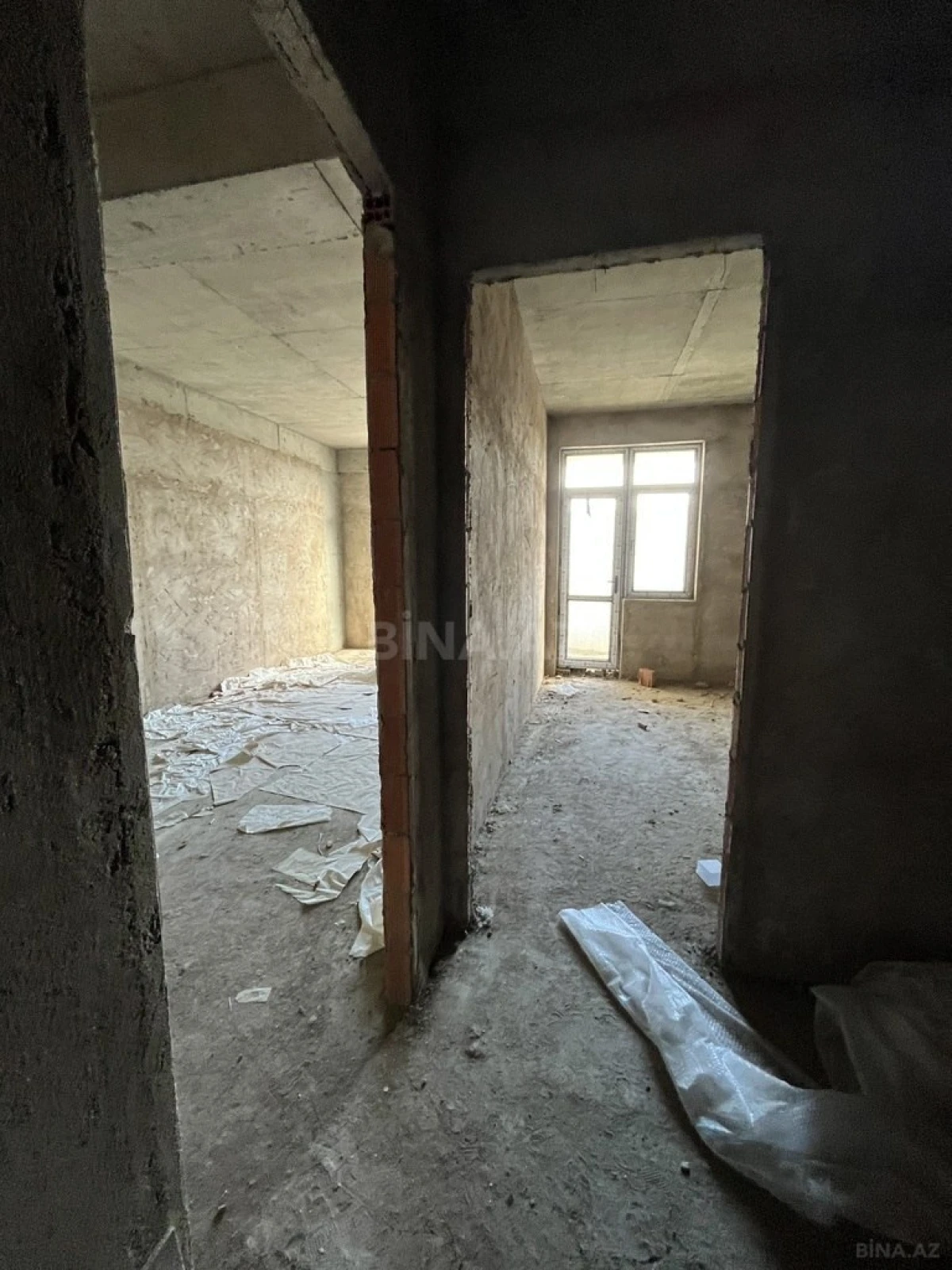 Satılır 2 otaqlı mənzil 99 m²
