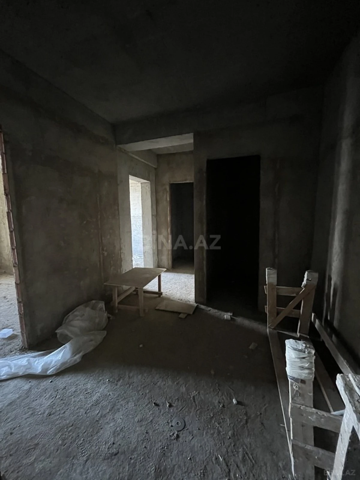 Satılır 2 otaqlı mənzil 99 m²