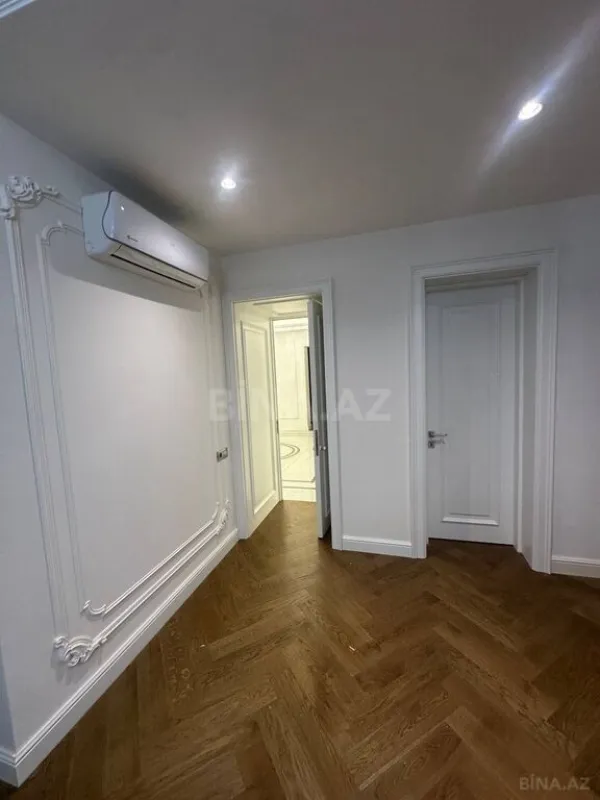 Kirayə verilir 3 otaqlı mənzil 175 m²