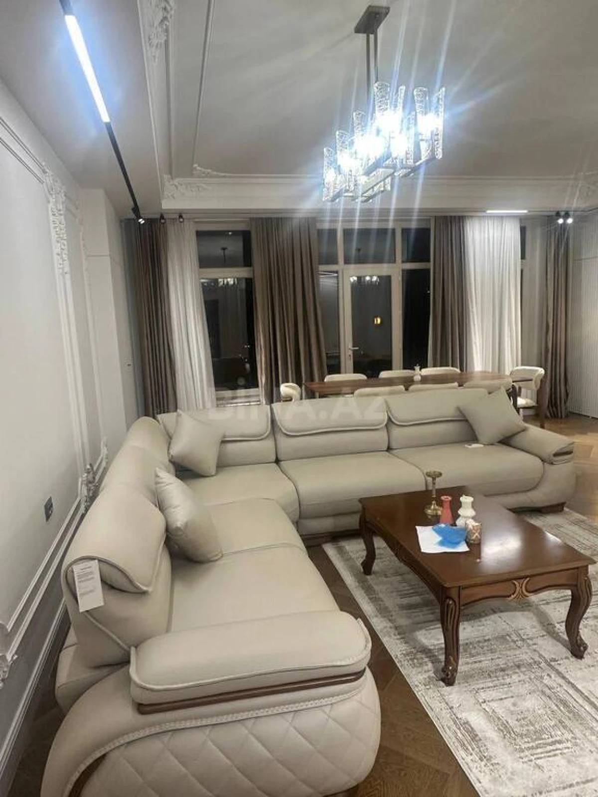 Kirayə verilir 3 otaqlı mənzil 175 m²