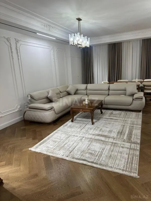 Kirayə verilir 3 otaqlı mənzil 175 m²