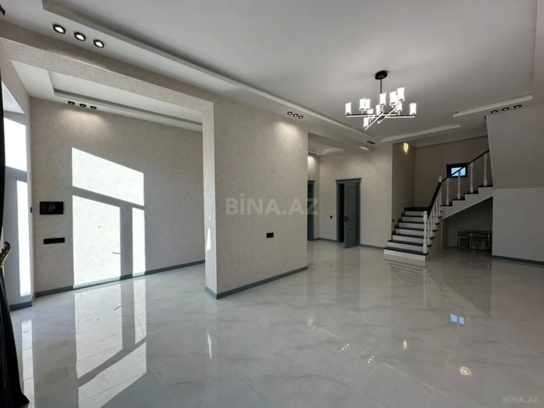 Satılır 5 otaqlı həyət evi 200 m²
