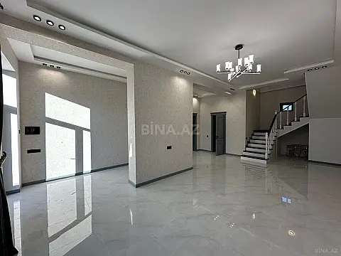 Satılır 5 otaqlı həyət evi 200 m²