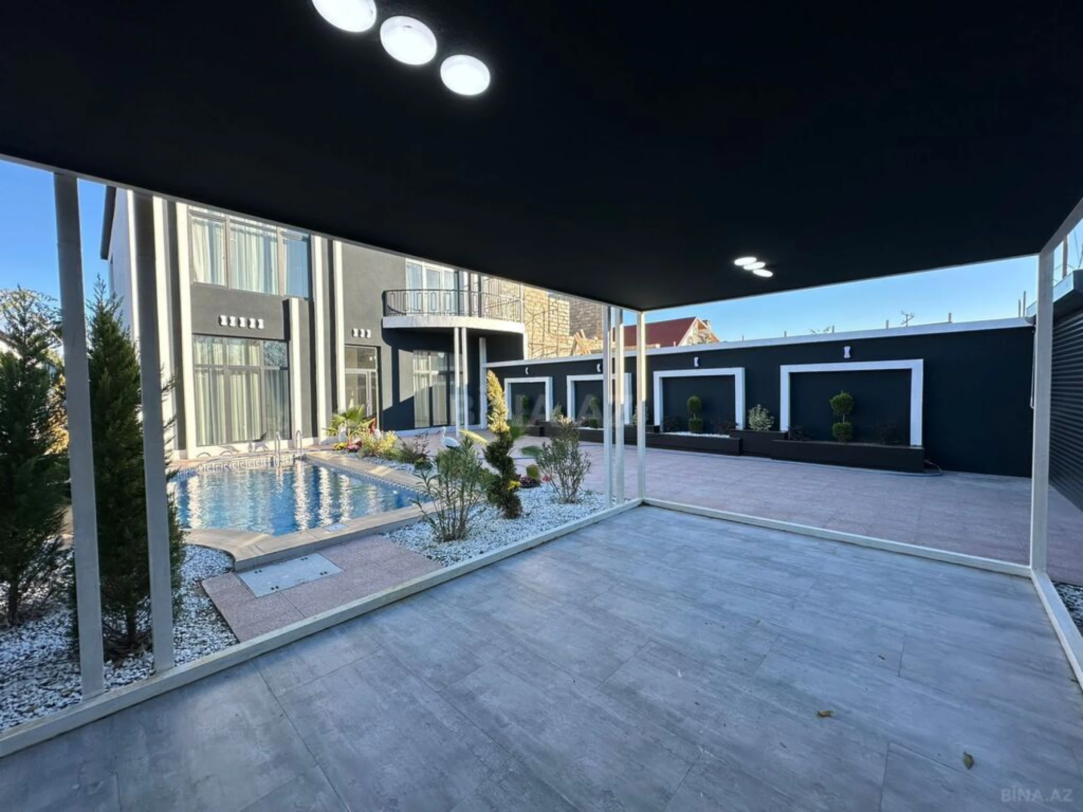 Satılır 5 otaqlı həyət evi 200 m²