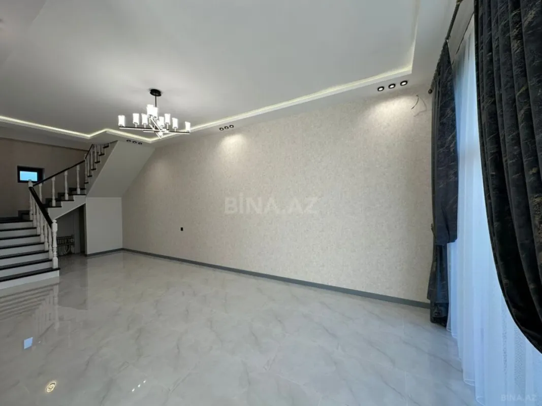 Satılır 5 otaqlı həyət evi 200 m²
