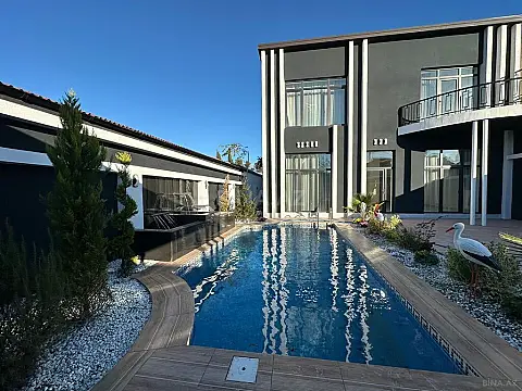 Satılır 5 otaqlı həyət evi 200 m²