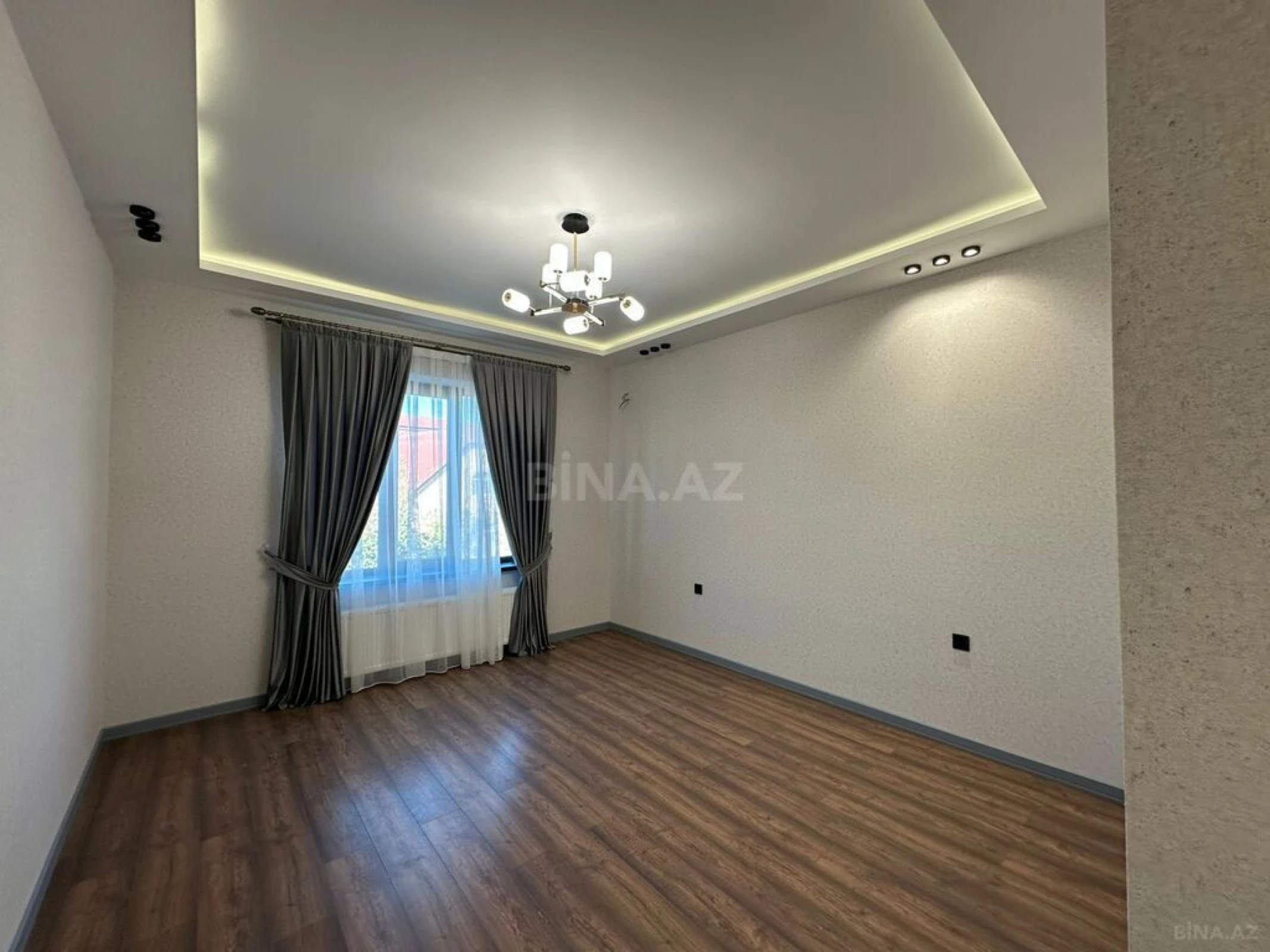 Satılır 5 otaqlı həyət evi 200 m²