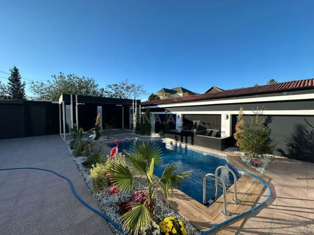 Satılır 5 otaqlı həyət evi 200 m²