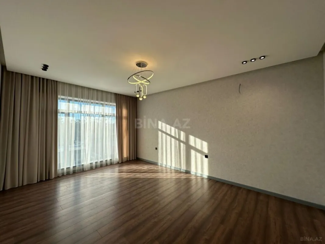 Satılır 5 otaqlı həyət evi 200 m²