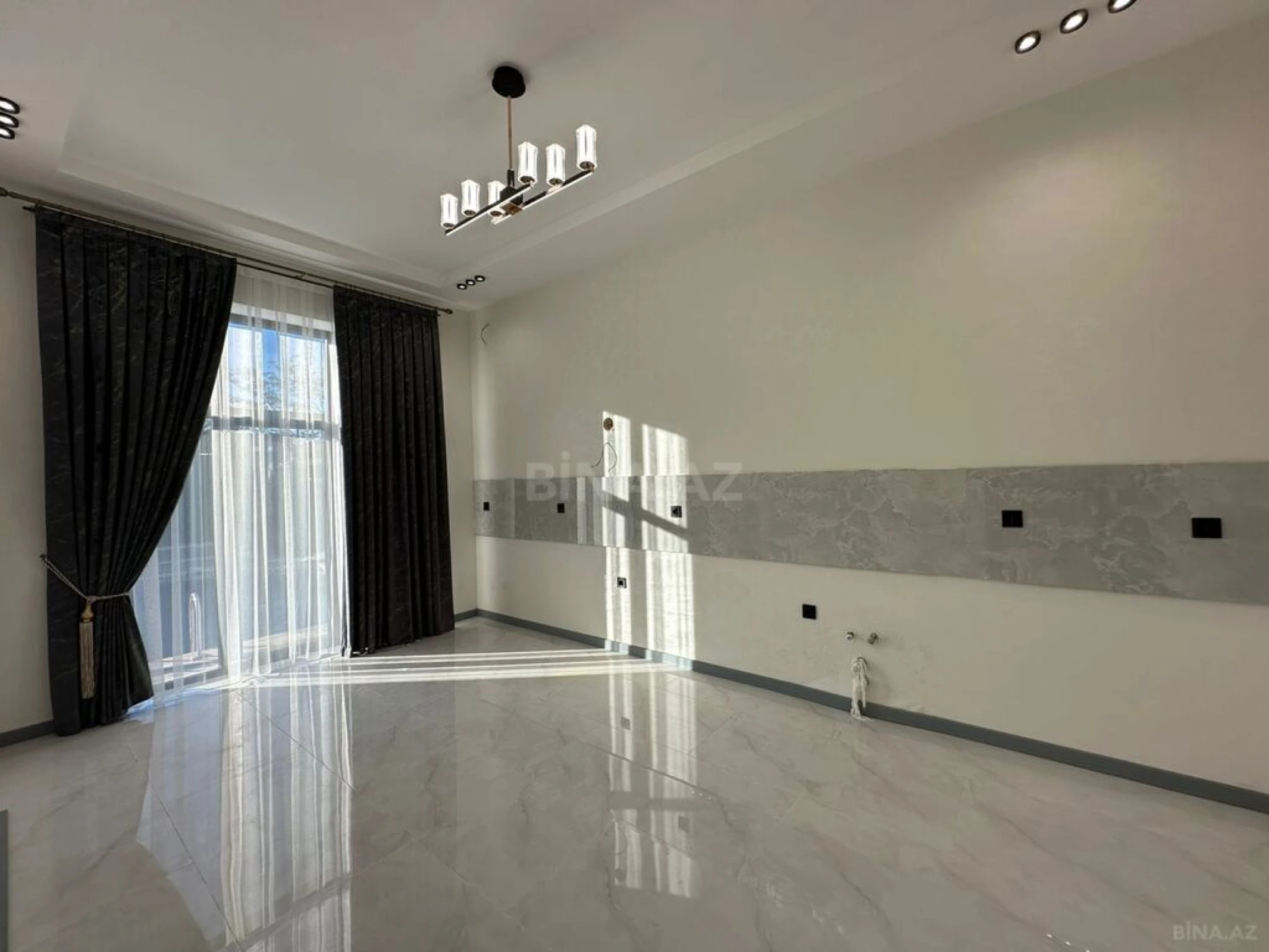 Satılır 5 otaqlı həyət evi 200 m²
