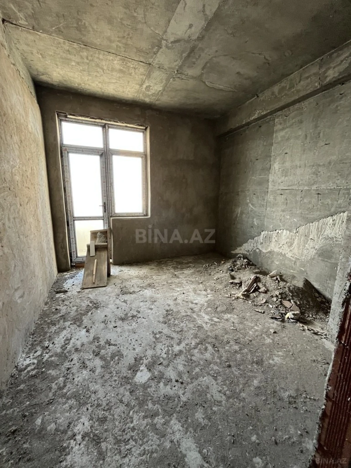 Satılır 2 otaqlı mənzil 85 m²