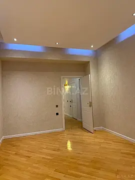 Satılır 3 otaqlı mənzil 140 m²