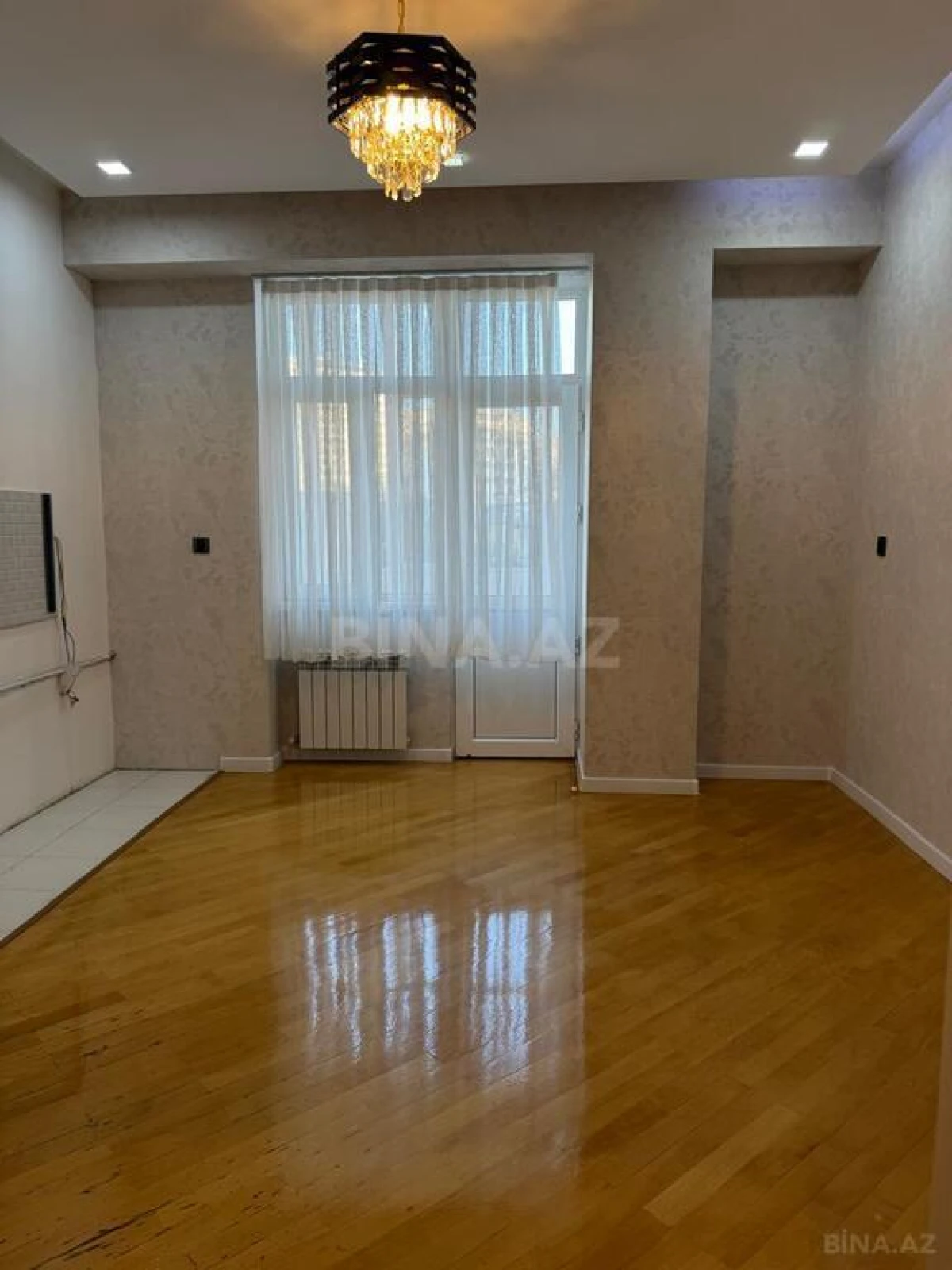 Satılır 3 otaqlı mənzil 140 m²