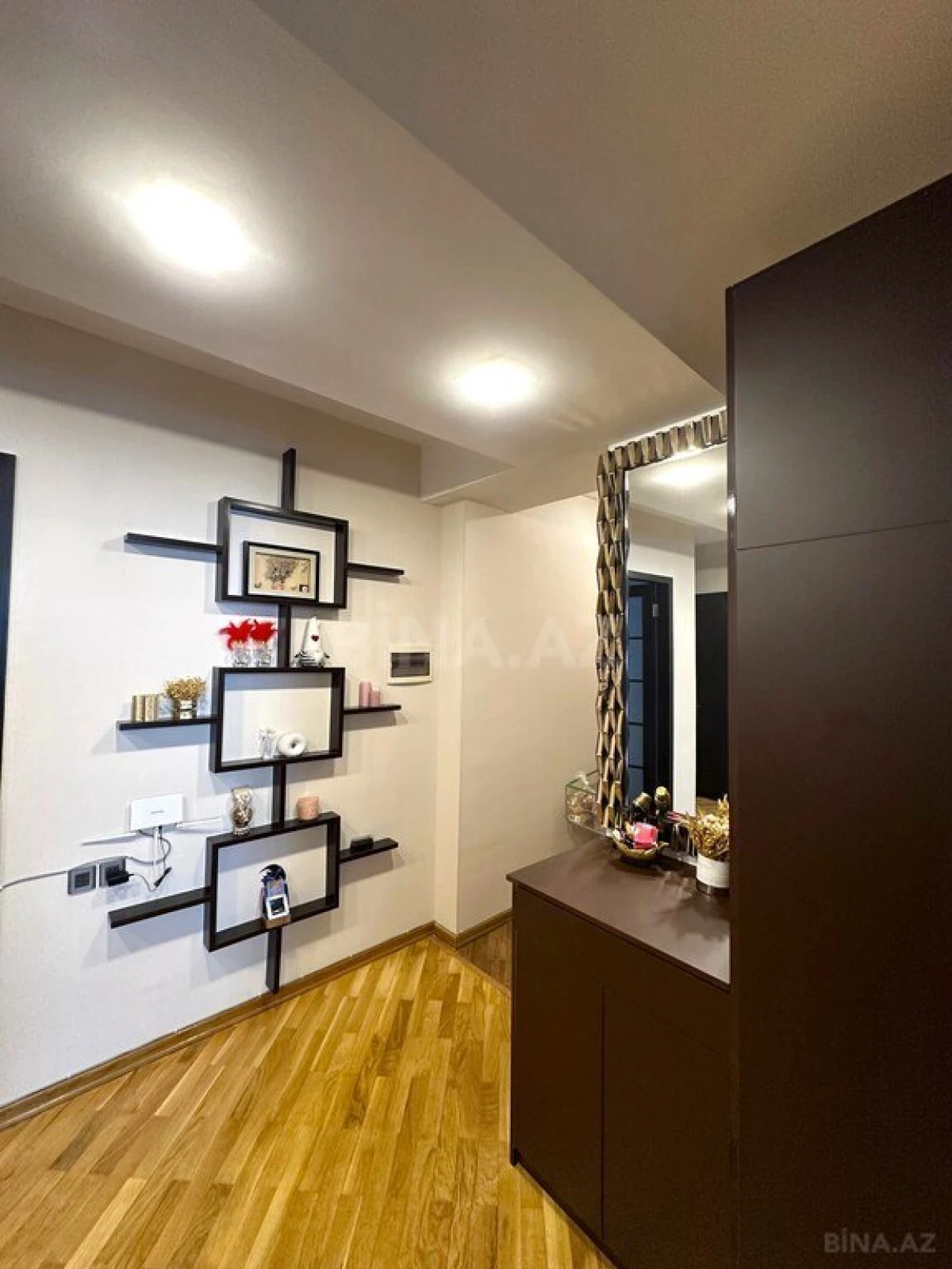 Satılır 3 otaqlı mənzil 120 m²