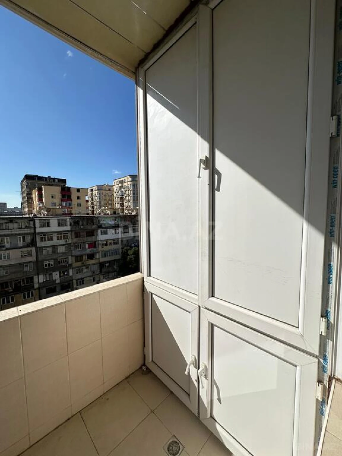 Satılır 3 otaqlı mənzil 120 m²