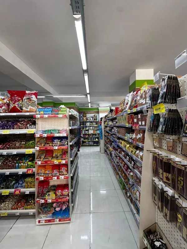 Satılır obyekt 220 m²