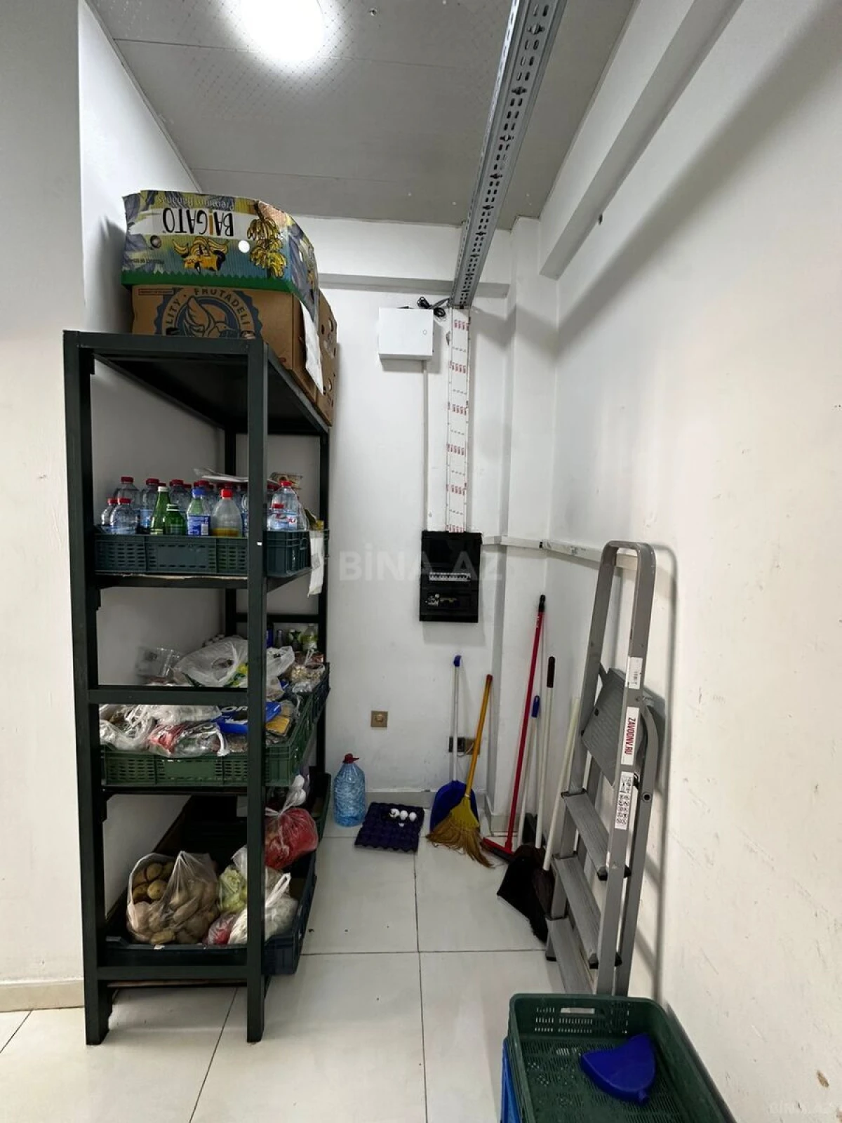 Satılır obyekt 220 m²