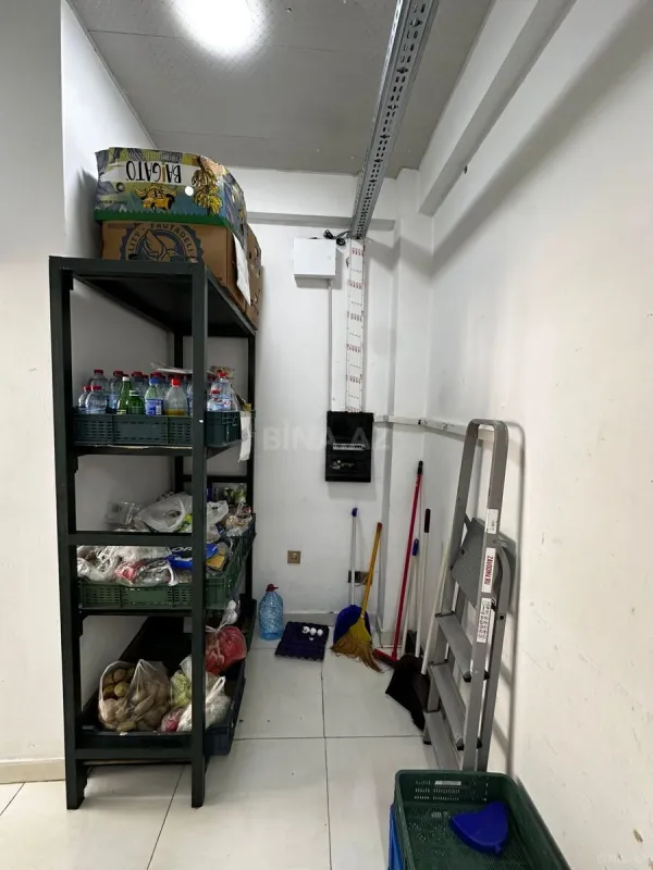 Satılır obyekt 220 m²