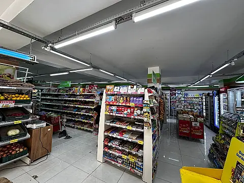 Satılır obyekt 220 m²