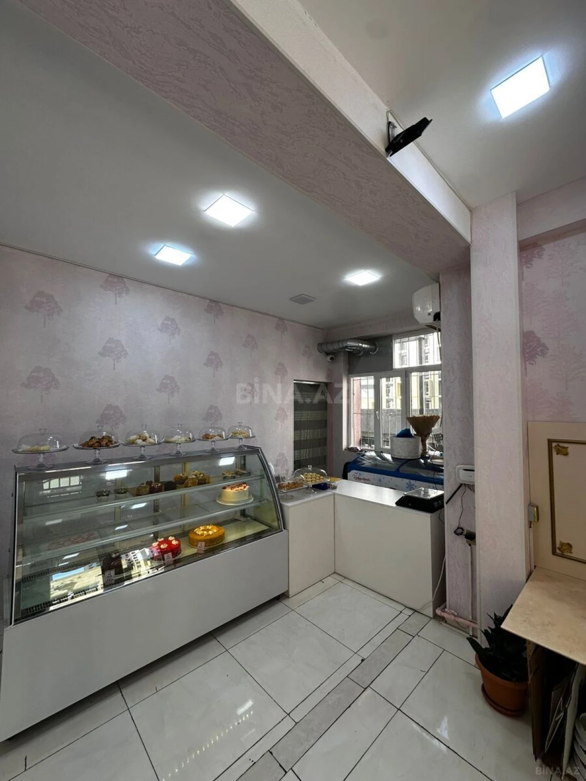 Satılır obyekt 220 m²