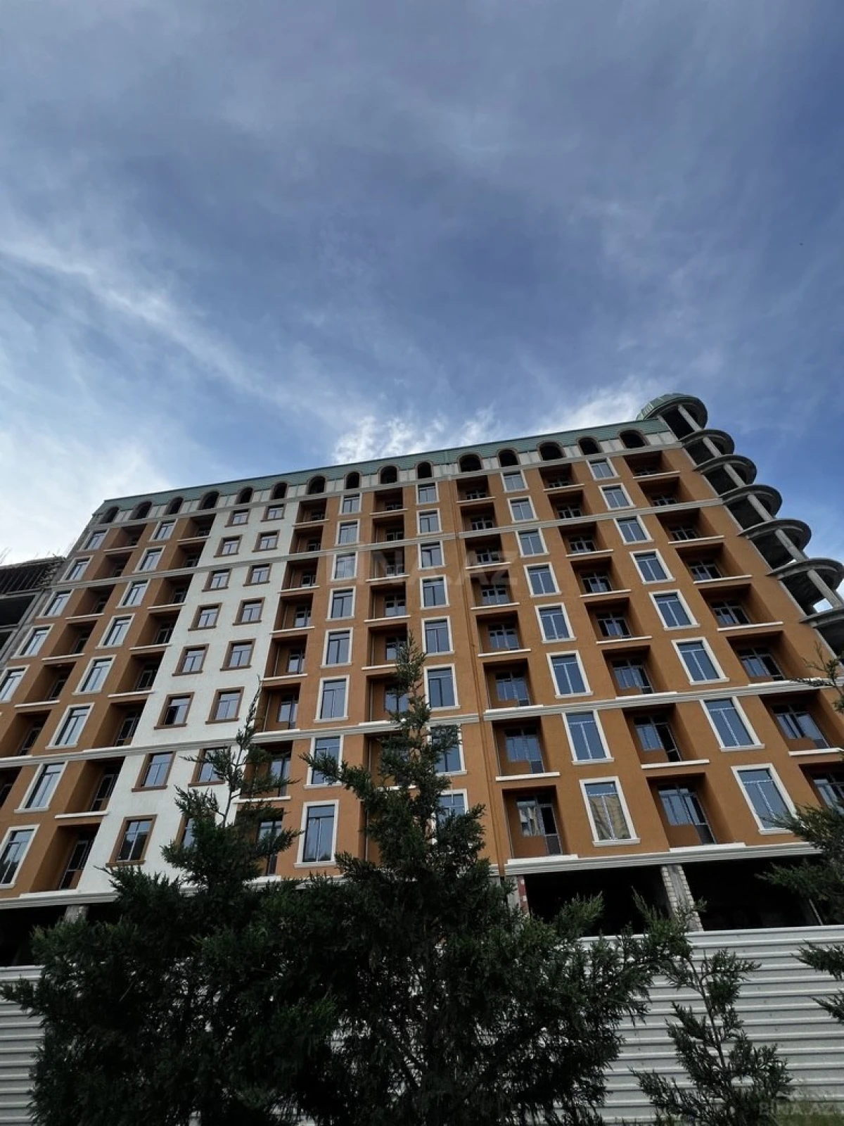 Satılır obyekt 450 m²