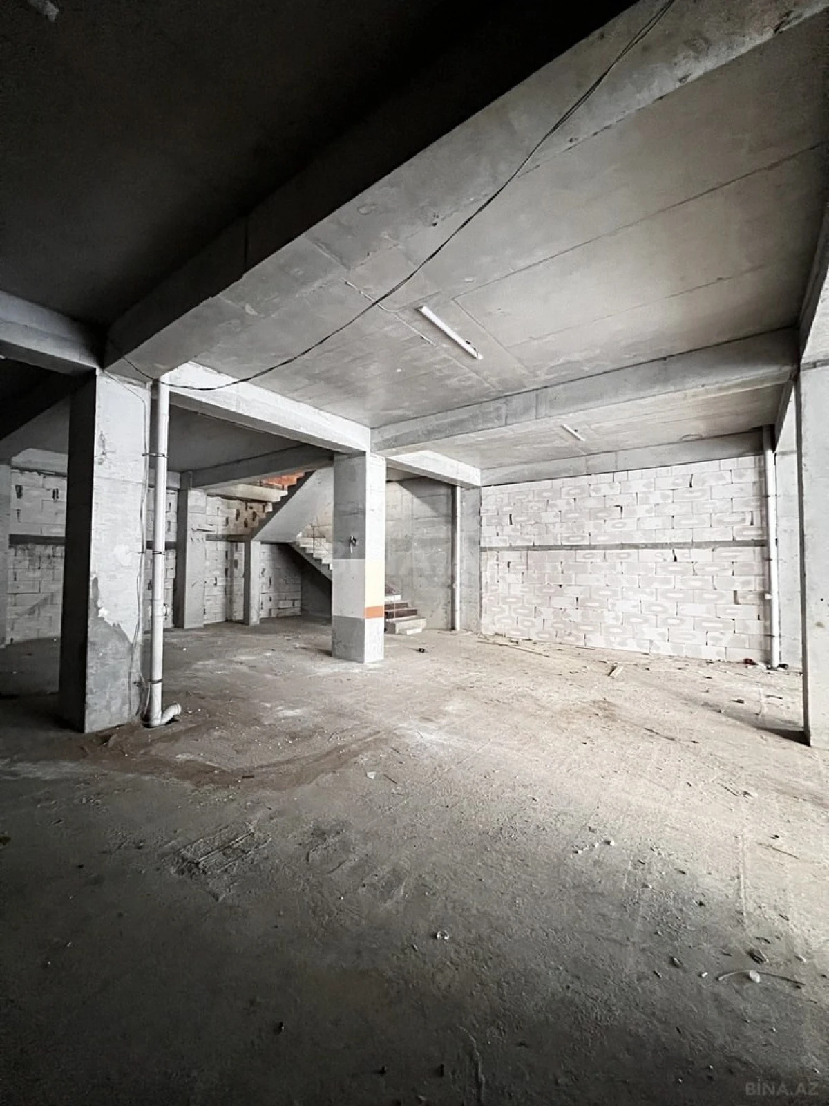 Satılır obyekt 450 m²