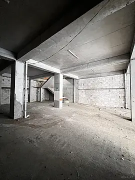 Satılır obyekt 450 m²