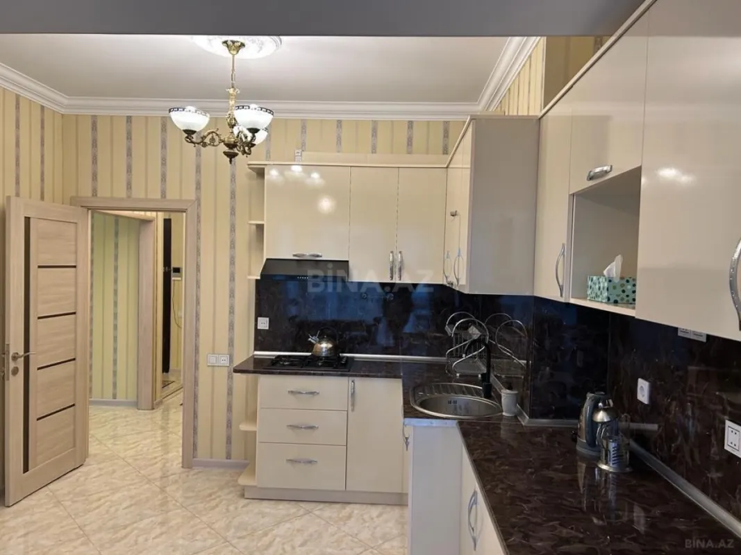 Kirayə verilir 2 otaqlı mənzil 96 m²