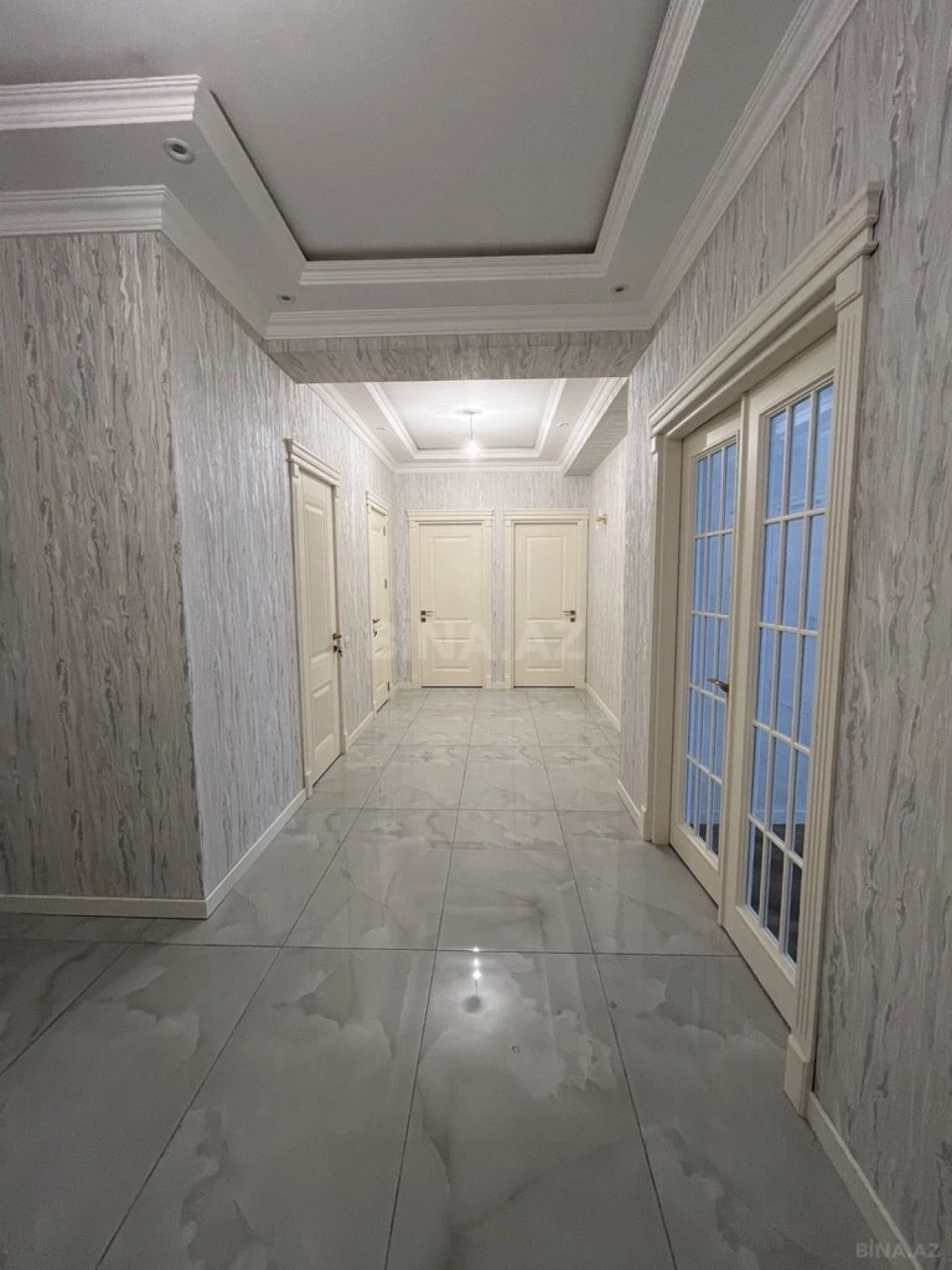 Satılır 3 otaqlı mənzil 119 m²