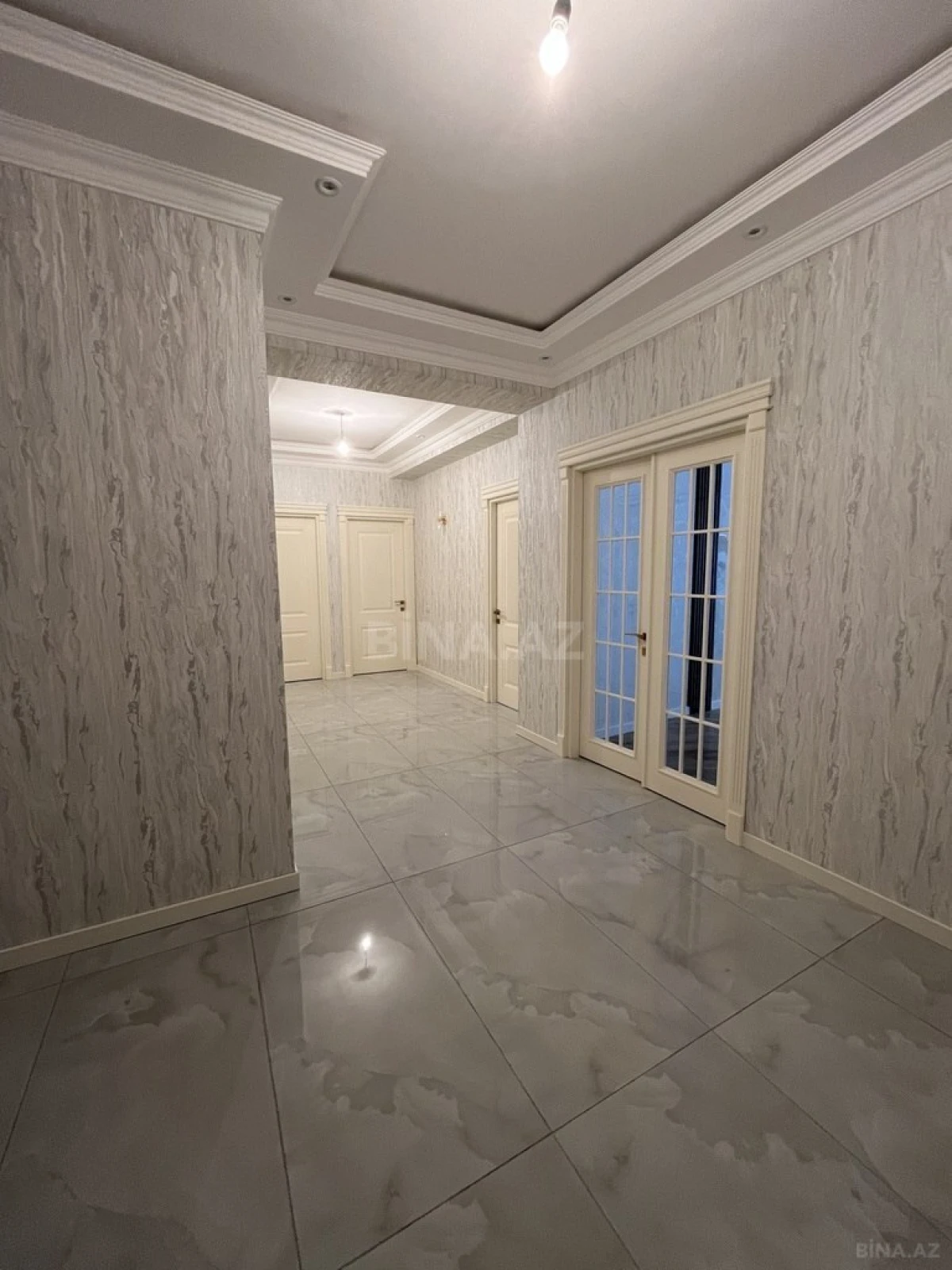 Satılır 3 otaqlı mənzil 119 m²