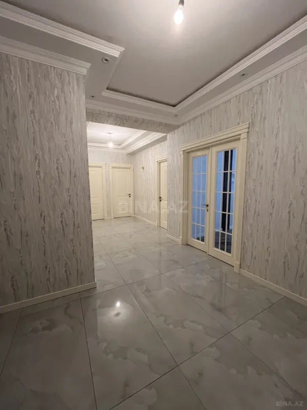 Satılır 3 otaqlı mənzil 119 m²