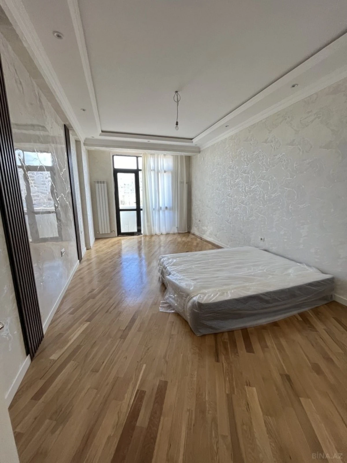 Satılır 3 otaqlı mənzil 119 m²