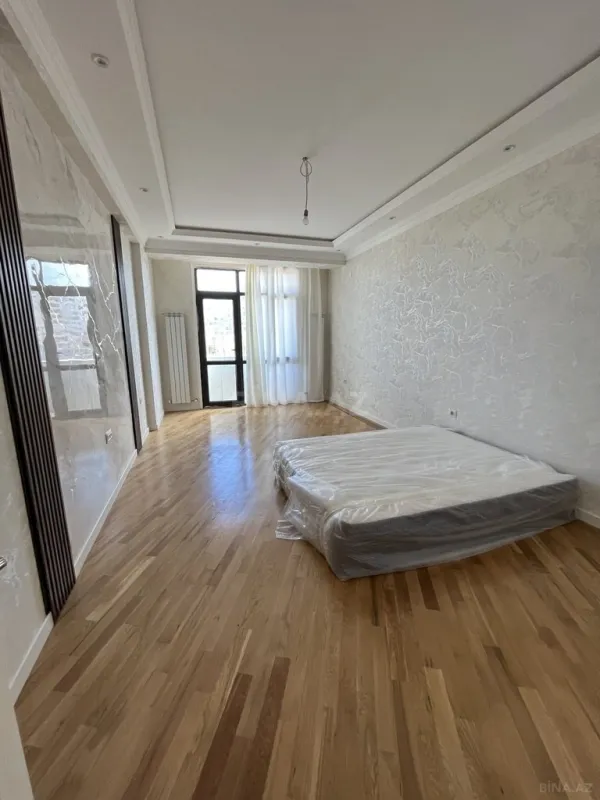 Satılır 3 otaqlı mənzil 119 m²