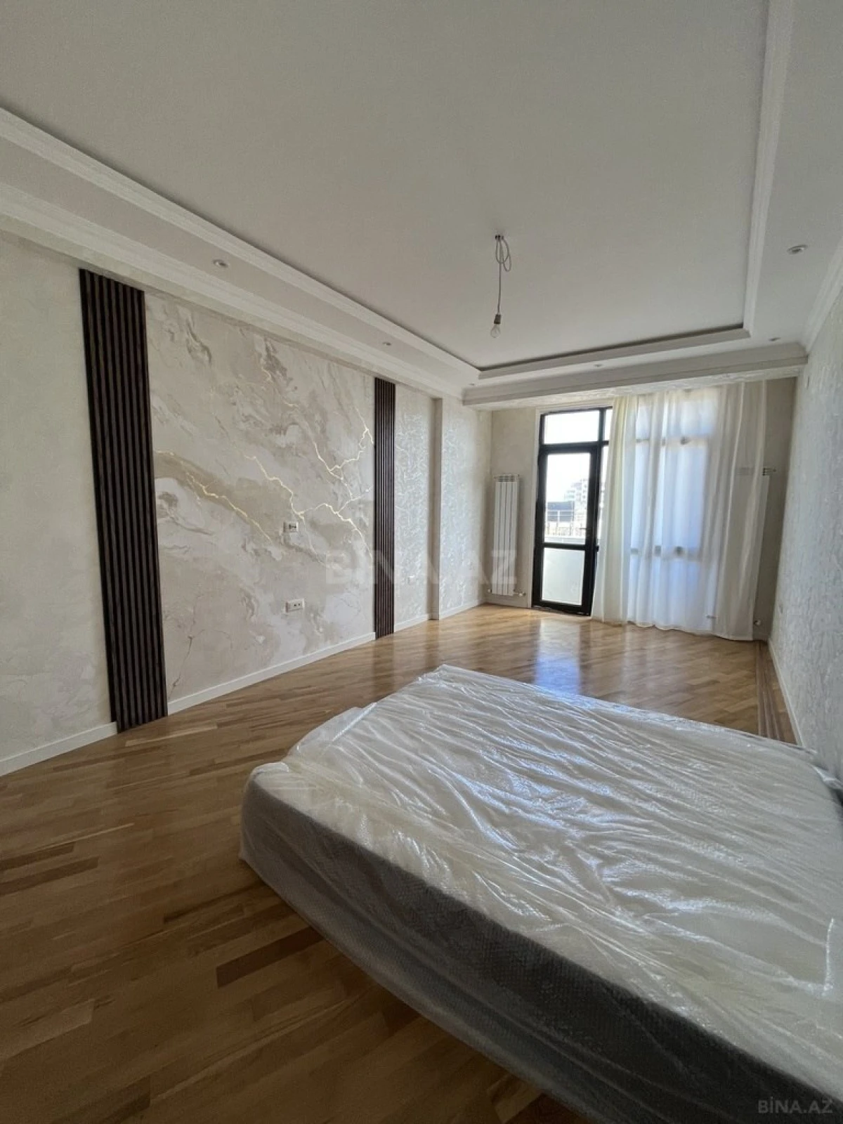 Satılır 3 otaqlı mənzil 119 m²