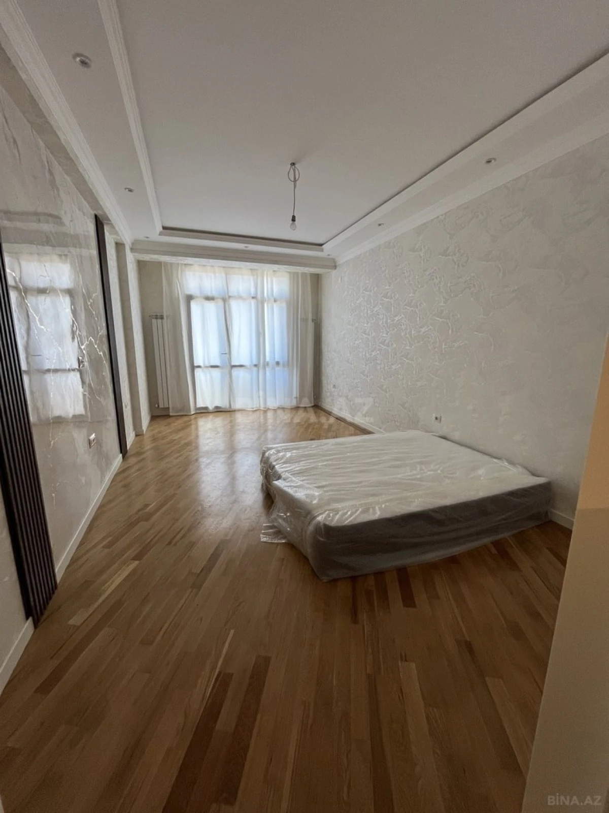 Satılır 3 otaqlı mənzil 119 m²