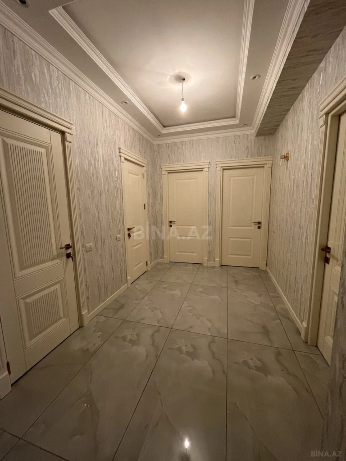 Satılır 3 otaqlı mənzil 119 m²