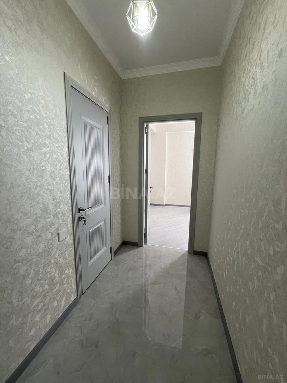 Satılır 2 otaqlı mənzil 85 m²