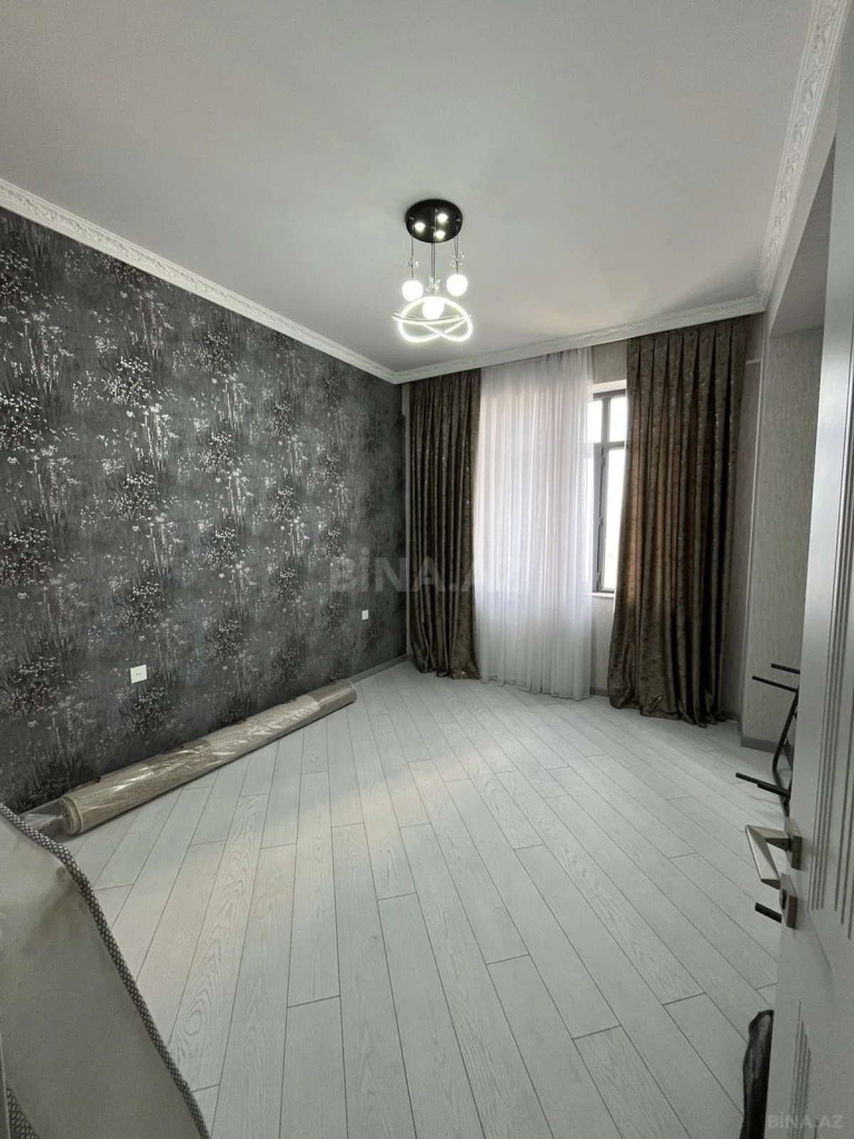 Satılır 2 otaqlı mənzil 85 m²