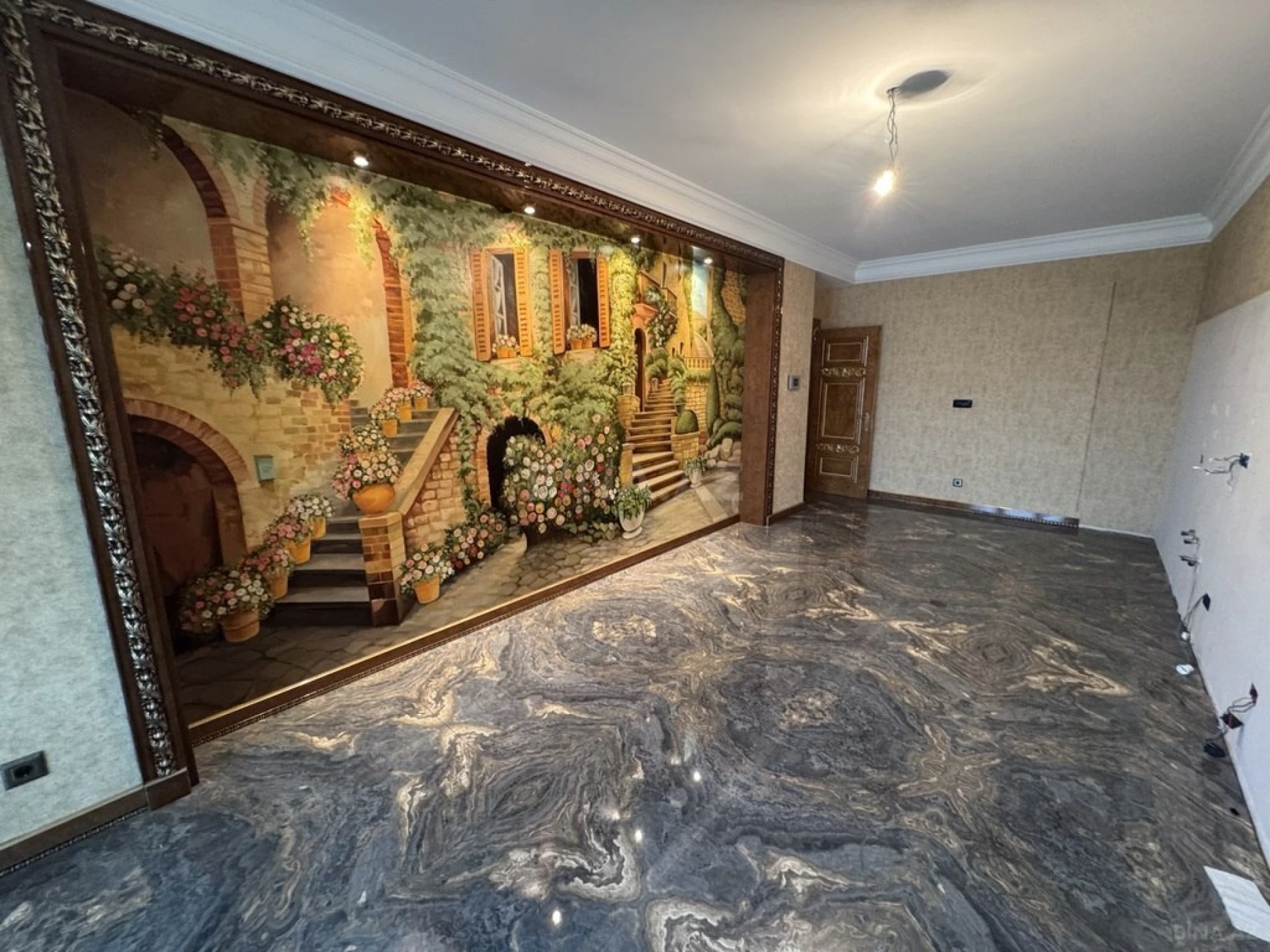 Satılır 3 otaqlı mənzil 215 m²