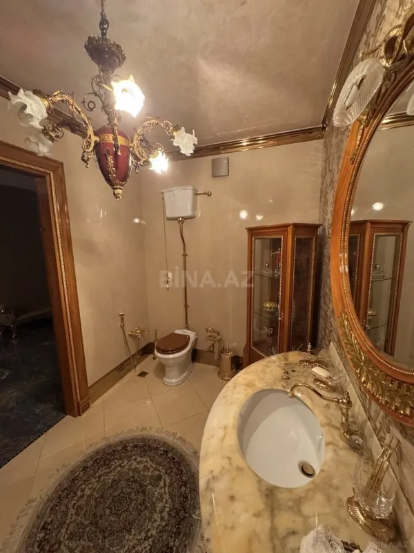 Satılır 3 otaqlı mənzil 215 m²