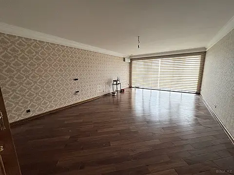 Satılır 3 otaqlı mənzil 215 m²